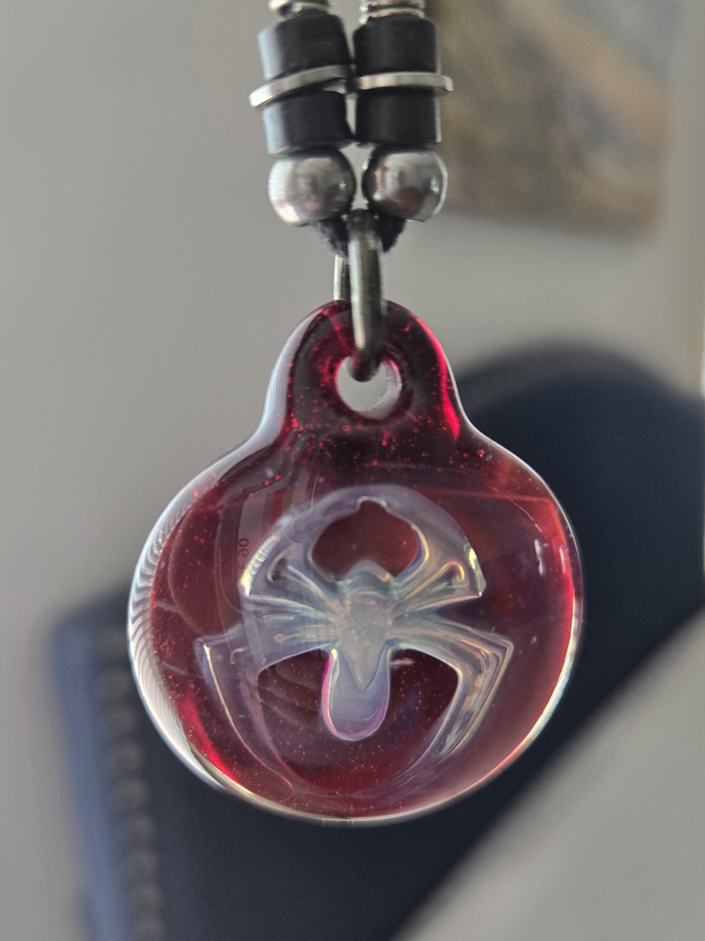 Custom Hand-blown Borosilicate Glass Spider-man Pendant Necklace-red Glitter Orb